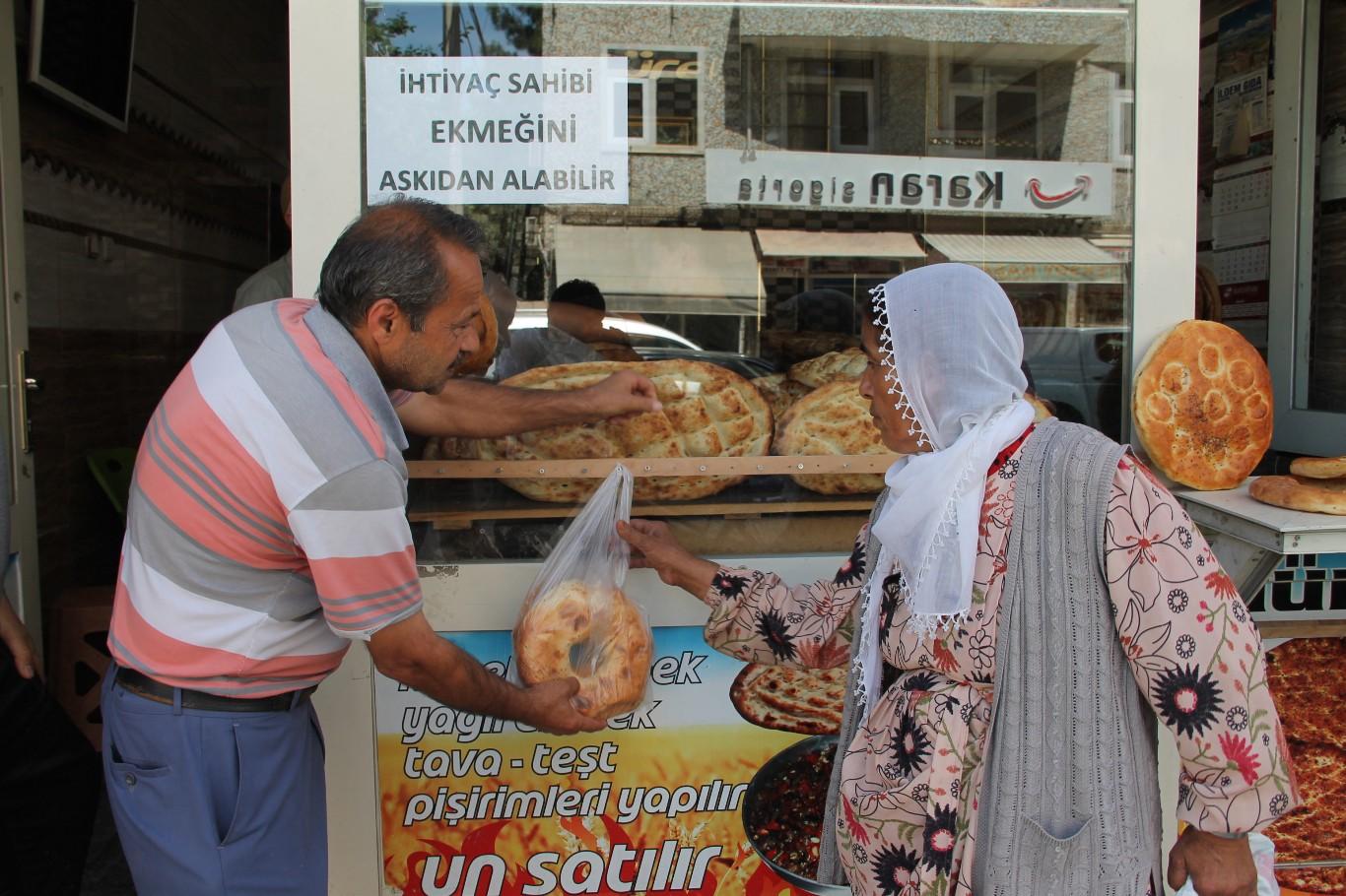Kızıltepe’de ‘Askıda Ekmek’ uygulaması başlatıldı